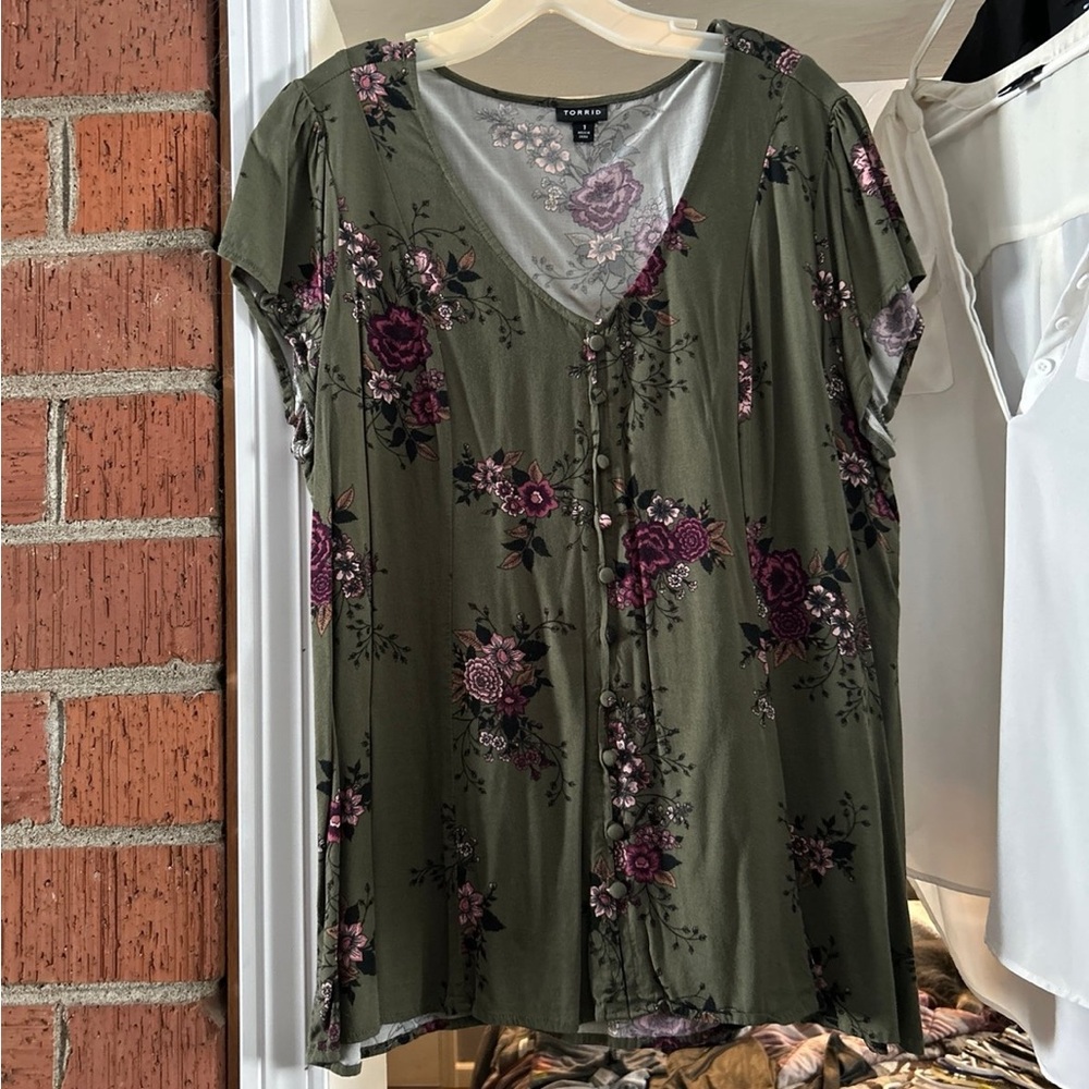 Floral Button-Down Top in Olive Green Torrid Shirt, SZ 1